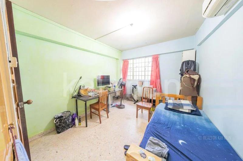 4 Room (4NG) HDB for Sale in  121 Paya Lebar Way - Image 1